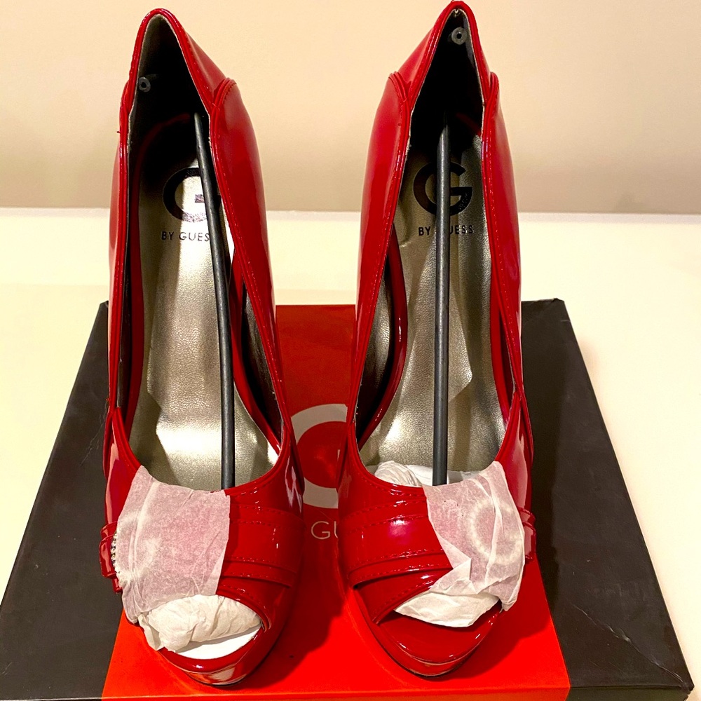 Guess patent leather peep toe heels